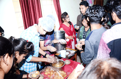 भिलाई। स्वामी श्री स्वरूपानंद सरस्वती महाविद्यालय के प्रबंधन विभाग द्वारा तीन दिवसीय मैनेजमेंट फेस्ट का आयोजन किया गया। शंकराचार्य इंजीनियरिंग महाविद्यालय के विभागाध्यक्ष डॉ. सौरेन सरकार कार्यक्रम के मुख्य अतिथि तथा आर्टकॉम के निदेशक निशु पाण्डेय विशेष अतिथि थे। अध्यक्षता प्राचार्य डॉ. हंसा शुक्ला ने की। आयोजन क्वेस्ट कन्सलटिंग हब एकेडमी एवं कैरियर ऑवरस ने किया।