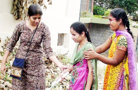 टॉप यूनिवर्सिटीज में दिव्यांगों की 84% सीटें रह जाती हैं खाली नई दिल्ली। दिव्यांग छात्रों को शिक्षा का पूरा मौका नहीं मिल रहा है। देश की 32 टॉप यूनिवर्सिटीज और संस्थान जिनमें आईआईटी, आईआईएम, जवाहर लाल नेहरू यूनिवर्सिटी और दिल्ली यूनिवर्सिटी आदि शामिल हैं उनमें दिव्यांगों के लिए रिजर्व सीटें 84 फीसदी तक खाली रह जाती हैं। सिर्फ 16 फीसदी दिव्यांग ही इस कोटे का लाभ ले पाते हैं।
