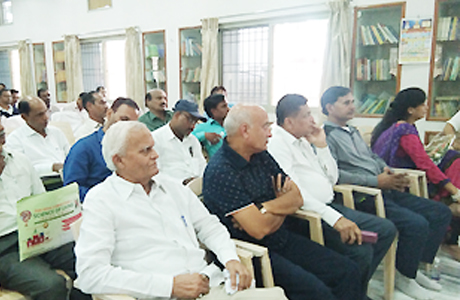 यदि मानव मानव नहीं बन पाया तो उसके वैज्ञानिक होने का भी समाज को कोई लाभ नहीं मिलने वाला। इसलिए जरूरी है कि मनुष्य को संस्कारी बनाया जाए। यदि मनुष्य वैज्ञानिक जीवनपद्धति अपनाएगा तो न केवल वह बेहतर जीवन जिएगा बल्कि उसकी क्षमताएं भी अपने उच्चतम स्तर को प्राप्त कर लेंगी। इससे घर-घर वैज्ञानिक पैदा करने का हमारा सपना भी सच हो जाएगा।