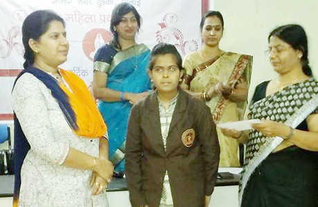 भिलाई। स्वामी श्री स्वरूपानंद सरस्वती महाविद्यालय, भिलाई में महिला प्रकोष्ठ द्वारा महिलाओं के कानूनी एवं वैधानिक अधिकार विषय पर बहुवैकल्पिक प्रश्न, भाषण एवं निबंध प्रतियोगिता का आयोजन किया गया।