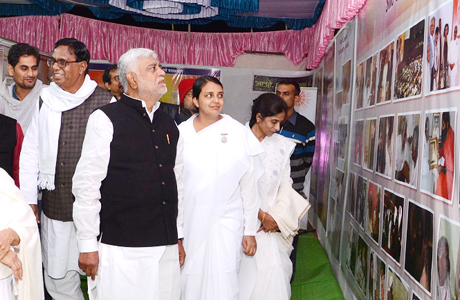 Minister Prem Prakash Pandey inaugurates the exhibition of Prajapita Brahmakumari