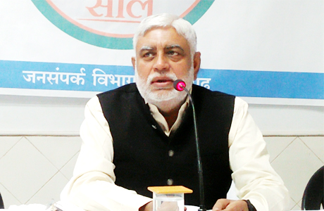 भिलाई। छत्तीसगढ़ सरकार के केबिनेट मंत्री प्रेमप्रकाश पाण्डेय ने आज कहा कि डॉ रमन सिंह सरकार के 14 साल का कार्यकाल दुर्ग जिले के लिए बेमिसाल रहा। इस दौरान जिले को बहुत कुछ मिला और मिलने का यह सिलसिला अभी जारी रहने वाला है। 'बेमिसाल 14 सालÓ के थीम पर श्री पाण्डेय सर्किट हाउस में जिले के पत्रकारों को संबोधित कर रहे थे। उन्होंने कहा कि इस अवधि में दुर्ग जिले में स्वास्थ्य सेवाओं में जबरदस्त उछाल आया।