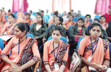 भिलाई। स्वामी श्री स्वरूपानंद सरस्वती महाविद्यालय हुडको, भिलाई में टीएनपी तथा आईक्यूएसी प्रकोष्ठ के द्वारा कौशल विकास के लिए व्याख्यान का आयोजन किया गया। कार्यक्रम का उद्देश्य विद्यार्थियों को यह बताना था कि उपलब्ध रोजगार के लिये स्वयं को सक्षम बनाना जरूरी है जिससे आज के प्रतिस्पर्धा के युग में अपनी कौशल और योग्यता के अनुसार आपको सहीं रोजगार प्राप्त हो सके।