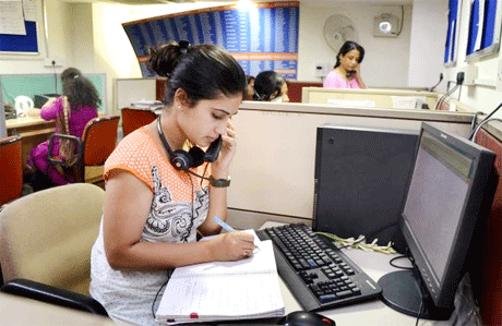 भिलाई। स्टेनो हिन्दी की परीक्षा में रमन आईटीआई के सर्वाधिक प्रशिक्षणार्थियों ने सफलता प्राप्त की है। संस्था मेें पंजीकृत 52 प्रशिक्षुओं में से 9 ने यह कठिन परीक्षा उत्तीर्ण कर ली जबकि 30 अन्य ने थियोरी की परीक्षा उत्तीर्ण कर ली है। बाबा दीप सिंह नगर स्थित रमन आईटीआई, शासकीय आईटीआई से इतर एकमात्र ऐसी संस्था है जो स्टेनो हिन्दी का प्रशिक्षण प्रदान करती है।