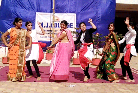 Dhaker Tale Komor Dule