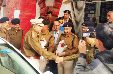 SP Prakhar Pandey takes charge of Durg
