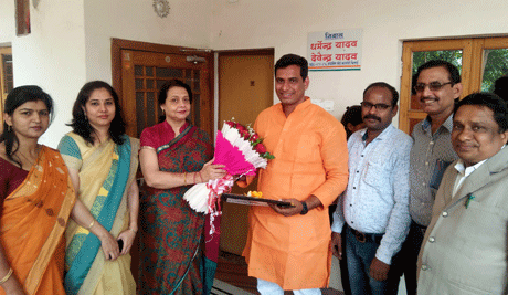 Mayor MLA Devendra Yadav celebrates his birthday