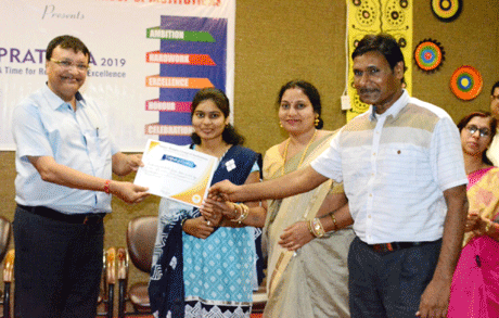 Students felicitated in Rungta Group