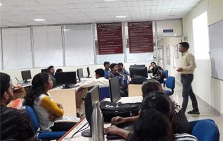 भिलाई। प्रौद्योगिकियों की बढ़ती जरूरतों के साथ तालमेल रखने के लिए सतत शिक्षा कार्यक्रम के तहत सूचना प्रौद्योगिकी विभाग, श्री शंकराचार्य तकनीकी कैंपस ने जावा का उपयोग करते हुए पायथन और एंड्रॉइड के माध्यम से मशीन लर्निंग पर 22 जून 2019 से 80 घंटे के प्रशिक्षण कार्यक्रम का आयोजन किया जा रहा है। यह कोर्स सत्र और सीरीज आॅफ सेशन्स एवं लैब असाइनमेंट्स प्रदान करता है। इस कार्यशाला में कुल 55 छात्र भाग ले रहे हैं।