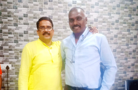 भिलाई। आर्याज क्लासेस एवं द्रोणाचार्य पब्लिक स्कूल के संचालक वरिष्ठ शिक्षाविद नीलम चिन्ना केशवलू ने आज महासमुन्द के सांसद चुन्नीलाल साहू से मुलाकात की। इस दौरान छत्तीसगढ़ में गुणवत्तापरक शिक्षा की चुनौतियों पर सारगर्भित चर्चाएं हुर्इं। सांसद ने श्री चिन्ना के सुझावों को गौर से सुना तथा उन्हें संसद में संबंधित लोगों तक पहुंचाने का आश्वासन दिया।