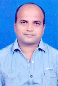 दुर्ग। शासकीय विश्वनाथ यादव तामस्कर स्नातकोत्तर स्वशासी महाविद्यालय के जनभागीदारी समिति के अध्यक्ष के रूप में उच्चशिक्षा विभाग छत्तीसगढ़ शासन द्वारा आशुतोष सिंह की नियुक्ति पुन: की गयी है। महाविद्यालय के प्राचार्य डॉ. एम.ए. सिद्दीकी तथा जनभागीदारी समिति के प्रभारी प्राध्यापक डॉ. अनिल कश्यप ने बताया कि आशुतोष सिंह की अध्यक्ष के रूप में नियुक्ति संबंधी आदेश महाविद्यालय में पहुंच चुका है। अपने पूर्व कायर्काल में आशुतोष ने छात्रों के हित में महाविद्यालय में अनेक निर्माण कार्य तथा रचनात्मक गतिविधियों का संचालन किया। उनकी नियुक्ति पर समूचे महाविद्यालय परिवार ने बधाई देते हुए उनसे महाविद्यालय की प्रगति के पथ पर अग्रसर होने में हर संभव योगदान एवं रचनात्मक भूमिका की आशा व्यक्त की है।