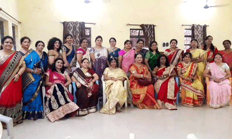 भिलाई। चित्रगुप्त मंदिर समिति, सेक्टर-6 में तीज मिलन का आयोजन किया गया। इस अवसर पर सोलह श्रृंगार, सावन से जुड़े गीत की प्रतियोगिताओं का आयोजन किया गया। सभी महिलाएं खूब सजधजकर सोलह श्रृंगार कर यहां पहुंची थीं। उन्होंने विशेष रूप से तैयार किये गये खेलों का भी खूब आनंद लिया। सोलह श्रृंगार प्रतियोगिता में प्रथम श्रीमती सपना श्रीवास्तव, द्वितीय श्रीमती कंचन सक्सेना एवं तृतीय श्रीमती पूजा सिन्हा रहीं। प्रतियोगिता में श्रीमती अलका अखौरी दास, श्रीमती कीर्ति भटनागर, श्रीमती जूली चन्द्रा सिन्हा, श्रीमती माला श्रीवास्तव, श्रीमती किरण श्रीवास्तव, श्रीमती नेहा श्रीवास्तव ने हिस्सा लिया।