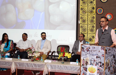 भिलाई। संजय रूंगटा ग्रुप ऑफ़ इंस्टीट्यूशन्स द्वारा संचालित रूंगटा डेंटल कॉलेज के कंसरवेटिव एंड एण्डोडोन्टिक्स डिपाटर्मेन्ट द्वारा एक दिवसीय कार्यशाला का आयोजन किया गया। उपरोक्त कार्यशाला रायपुर मे आयोजित नेशनल जोनल कान्फ्रेन्स का हिस्सा है। जिसे की प्री- कान्फ्रेन्स के रूप में आयोजित किया गया। कार्यशाला मे चेन्नई के एक्सपर्ट डेन्टिस्ट डॉ आर. एस. मोहन ने डेन्टल इनले तथा ऑनले पर प्रशिक्षण दिया।