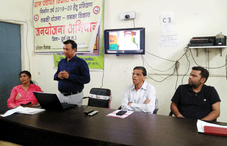 वा भिलाई-दुर्ग। वैसे तो सभी की आंतों में पेट के कीड़े अर्थात कृमि पाए जाते हैं पर यदि कृमियों की संख्या अधिक हो तो वे किए गए भोजन का अधिकांश पोषक भाग चट कर जाते हैं। इससे शरीर में कमजोरी, रक्ताल्पता, निमोनिया जैसे रोग उत्पन्न हो सकते हैं, मृत्यु भी हो सकती है। 8 अगस्त को राष्ट्रीय कृमि दिवस पर इस बार बच्चों के साथ ही कालेजों में पढ़ने वाले 19 वर्ष से कम उम्र के बच्चों को भी अल्बेंडाजोल की गोली खिलाई जाएगी।