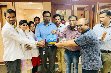 भिलाई। स्पर्श मल्टीस्पेशालिटी हॉस्पिटल ने भारत तिब्बत सीमा पुलिस-आईटीबीपी एवं भारतीय जीवन बीमा निगम-एलआईसी में नि:शुल्क स्वास्थ्य शिविर लगाकर जवानों एवं कर्मचारियों के स्वास्थ्य की जांच की। रोगों की रोकथाम, सही समय पर पहचान और निदान के लिए इन शिविरों का आयोजन किया जाता है। आईटीबीपी कैम्प में लगाए गए शिविर में स्पर्श के डीजीएम कॉरपोरेट मार्केटिंग अनुभव जैन, विनीत शर्मा, छबील कुमार एवं नन्द लाल पाटिल उपस्थित हुए।