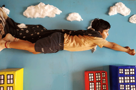 भिलाई। साइंस के प्रति बच्चों में रुझान पैदा करने एवं उसे सरल बनाने के उद्देश्य से माइलस्टोन अकादमी द्वारा साइंस कार्निवाल का आयोजन 24 अक्तूबर को शाम 4 बजे से किया जा रहा है। इसमेें बच्चे विज्ञान के विभिन्न सिद्धांतों को खेल-खेल में सीखेंगे। इस अवसर पर केबीसी की तर्ज पर कौन बनेगा साइंटिस्ट (केबीएस) क्विज प्रतियोगिता भी होगी। एनसीईआरटी को समर्पित स्टॉल में बच्चे खेल-खेल में रोचक ढंग से विज्ञान से जुड़ेंगे।