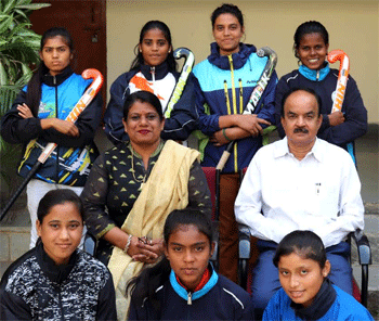 7 players from Girls College Durg find place in Hemchand University Hockey Team