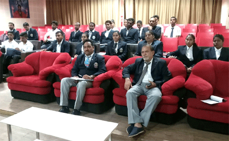 भिलाई। संतोष रूंगटा समूह द्वारा संचालित रूंगटा कालेज आॅफ इंजीनियरिंग एंड टेक्नोलॉजी के सभागार में कराते प्रशिक्षकों के राष्ट्रीय सेमिनार का आयोजन किया गया। कराते एसोसिएशन इंडिया के रेफरी काउंसिल के प्रमुख सिहान प्रेमजी सेन ने बताया कि अंतरराष्ट्रीय नियमों की बारीक जानकारियों के बिना हम अंतरराष्ट्रीय स्तर के खिलाड़ी नहीं तैयार कर पाएंगे। उन्होंने प्रशिक्षकों को स्वयं भी प्रतिदिन अभ्यास करने और प्रशिक्षुओं को स्वयं तालीम देने के लिए प्रेरित किया।
