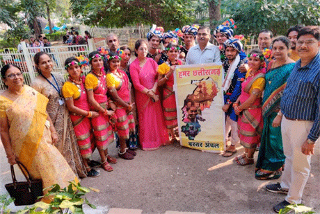 दुर्ग। हेमचंद यादव विश्वविद्यालय द्वारा सत्र 2019-20 में युवा उत्सव के अंतर्गत अंतर्महाविद्यालयीन नृत्य, संगीत, भाषण, वाद विवाद एवं चित्रकला, नाटक एवं अन्य प्रतियोगिताओं का आयोजन किया गया था, जिसमें शासकीय विश्वनाथ यादव तामस्कर स्नातकोत्तर स्वशासी महाविद्यालय, दुर्ग के छात्र-छात्राओं ने समूह नृत्य प्रतियोगिता में प्रथम एवं समूह गीत प्रतियोगिता में द्वितीय एवं सुगम गायन में तृतीय स्थान प्राप्त कर महाविद्यालय को गौरवान्वित किया।