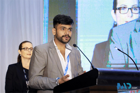 दुर्ग। दुर्ग के अनुनय श्रीवास्तव को मैडकॉन दुबई 2019 कांफ्रेंस में ग्लोबल टॉप-50 मार्केटिंग एंड एडवर्टाइजिंग लीडर अवार्ड प्रदान किया गया है। इस अवार्ड की चयन समिति गोपनीय तौर पर अभ्यर्थियों का डाटा कलेक्ट करती है और फिर अनेक प्रक्रियाओं के बाद दुनिया के सर्वश्रेष्ठ 50 मार्केटिंग एवं एडवर्टाइजिंग लीडर चुनती है। मैडकॉन दुबई, 2019 में दुनिया भर के 300 से अधिक अंतरराष्ट्रीय ख्यातिप्राप्त स्टार्टअप लीडर, डिजिटल मार्केटिंग एजेंसी, मीडिया कंपनी, प्रॉडक्शन हाउस एवं मार्केटिंग से जुड़े लोग तथा संस्थाओं ने शिरकत की। इनमें से 50 लोगों का चयन ग्लोबल लीडरशिप अवार्ड के लिए किया गया।