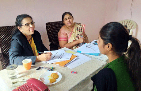 भिलाई। क्रिश्चन मेडिकल एसोसिएशन ऑफ़ इंडिया (सीएमएआई) द्वारा केयर इंडिया के सहयोग से संचालित ‘अमानत ज्योति’ प्रोजेक्ट के लिए पीजी कॉलेज ऑफ़ नर्सिंग (पीजीकॉन) में प्लेसमेंट ड्राइव का आयोजन किया गया। यह प्रोजेक्ट बिल एवं मेलिंडा गेट्स फाउंडेशन द्वारा वित्त पोषित है। इस प्लेसमेंट ड्राइव में बीएससी एवं एमएससी नर्सिंग के विद्यार्थियों ने हिस्सा लिया। पीजीकॉन का संचालन भिलाई एजुकेशन ट्रस्ट द्वारा किया जाता है।