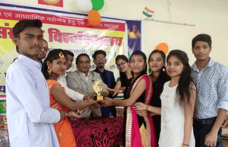 Devsanskriti Vishva Vidyalaya celebrates Annual Day