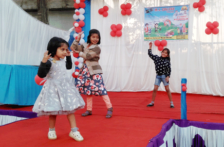 Kids perform at MJ College Winter Carnival