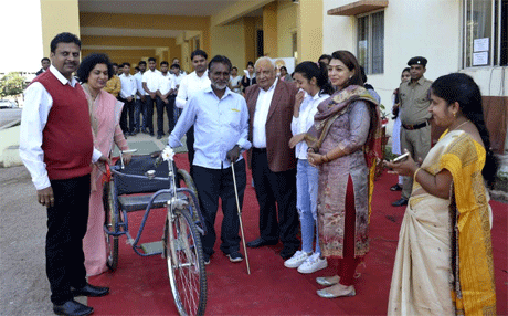SSMV donates tricycle on Republic Day