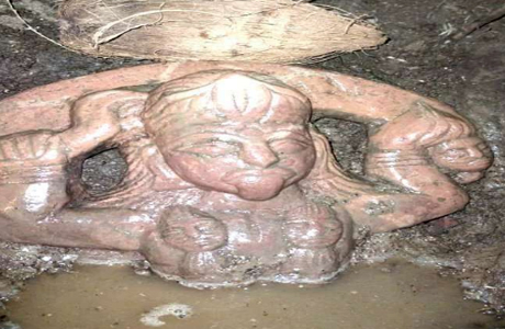 Ancient Idol of Maa Kali unearthed at Ranka Bemetara