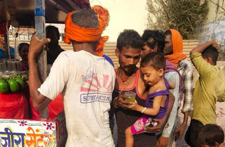 Bhilai Nigam provides relief to Suryanagar Victims