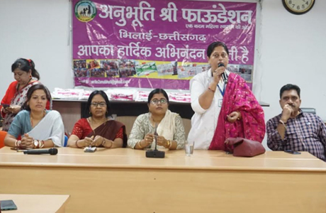Anubhutishree distributes free sanitary pads to municipal workers