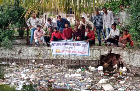 Students of MJ College clean pond
