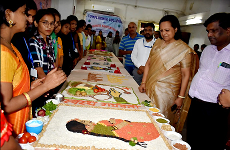 Exhibition on Nutrition Day at HYU