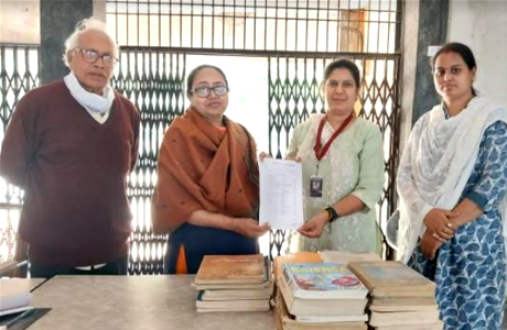 Kalpataru of SSSSMV donates books