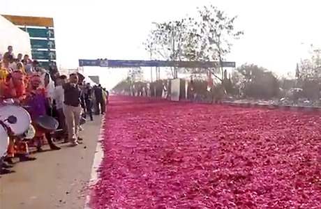 Rose Carpet welcome to Priyanka Gandhi