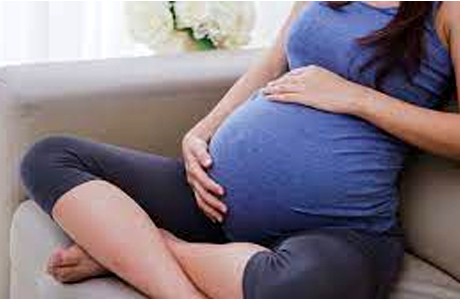 Woman conceives during ongoing pregnancy