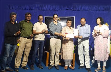 Pt Prabhanjay Chaturvedi felicitates participants of Golden Voice Awards National Contest