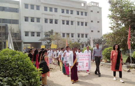 MJ College takes out rally and present street play on AIDS Day
