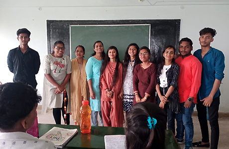 साफ्ट टारगेट होती हैं स्कूल, कॉलेज और हॉस्टल की लड़कियां