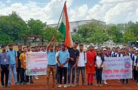 NSS & NCC cadets of VYT College Run for Freedom