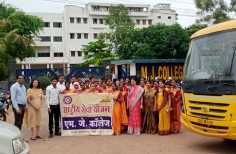 MJ College NSS visits villages for Orchard Scheme