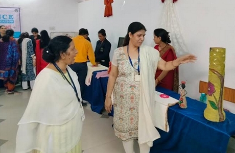 कॉन्फ्लुएंस कॉलेज ने चलाया हथकरघा जागरूकता अभियान