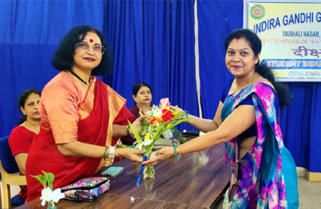 इंदिरा गांधी महाविद्यालय में नवप्रवेशितों के लिए दीक्षारम्भ का आयोजन
