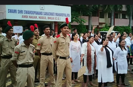 स्वरूपानंद महाविद्यालय ने मतदाता जागरूकता पर निकाली प्रभात फेरी