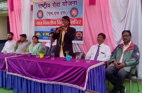 Teachers are like lamp-posts of students life - Adv Gouri