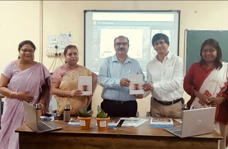 गर्ल्स कालेज में ‘सोशियोलाजी ऑफ एजुकेशन’ पुस्तक का विमोचन