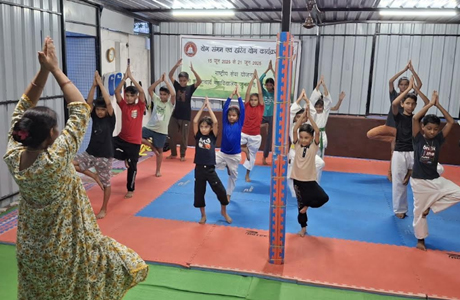 योग दिवस पर श्री शंकराचार्य महाविद्यालय का हरित योग क्रांति संकल्प