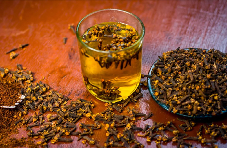 A glass of clove water at night can work miracles for your weight, metabolism and immunity
