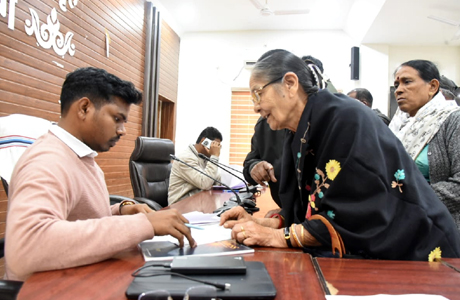 Collector Jandarshan Durg gets 102 applications
