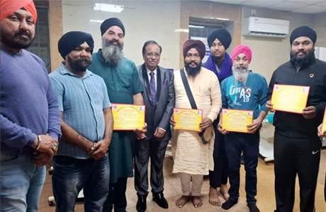 Granthis of Gurudwara Durg donate blood in memory of Char Sahibjade